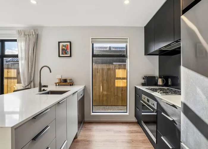 Base Northlake - Peaceful With Mountain Views Holiday home Wanaka