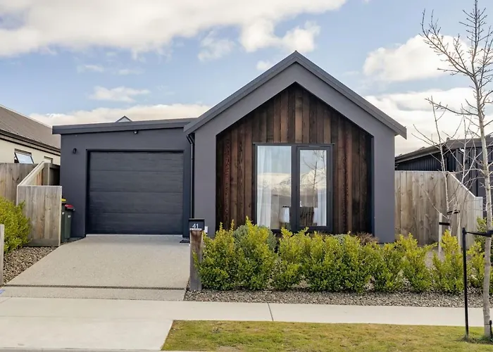 Base Northlake - Peaceful With Mountain Views Holiday home Wanaka